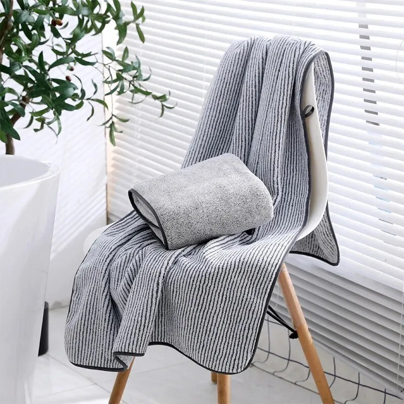 Thick Bamboo Fiber Bath Towel – Absorbent, Soft, and Versatile