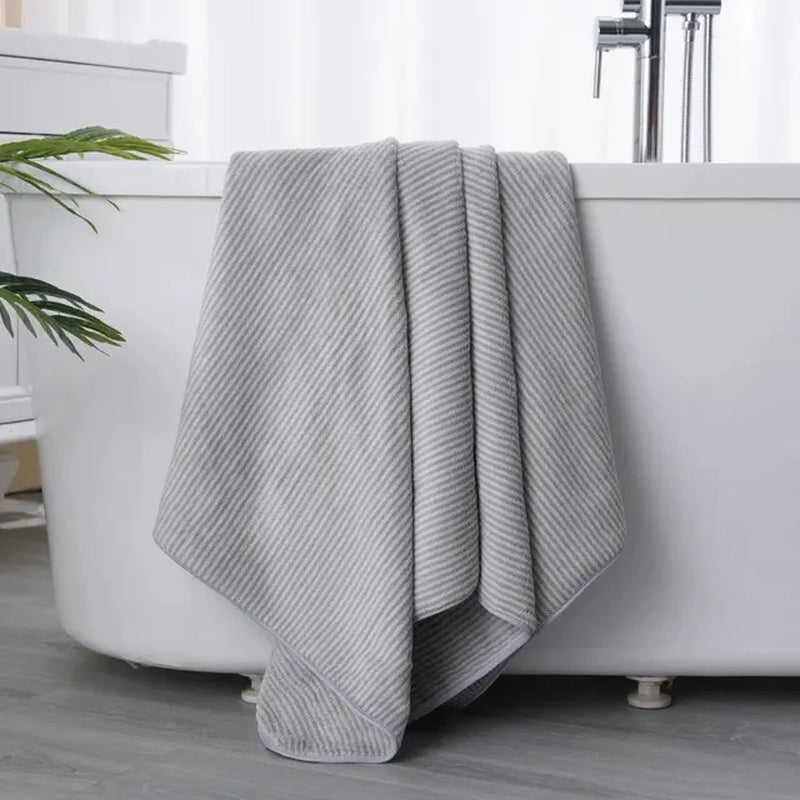 Thick Bamboo Fiber Bath Towel – Absorbent, Soft, and Versatile